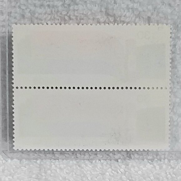 Uncirculated Canadian 1982 Constitution '82 Stamps Canada 30!! - Picture 2 of 2